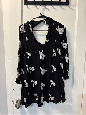 Black Floral Embroidered Women’s Tunic Top sP